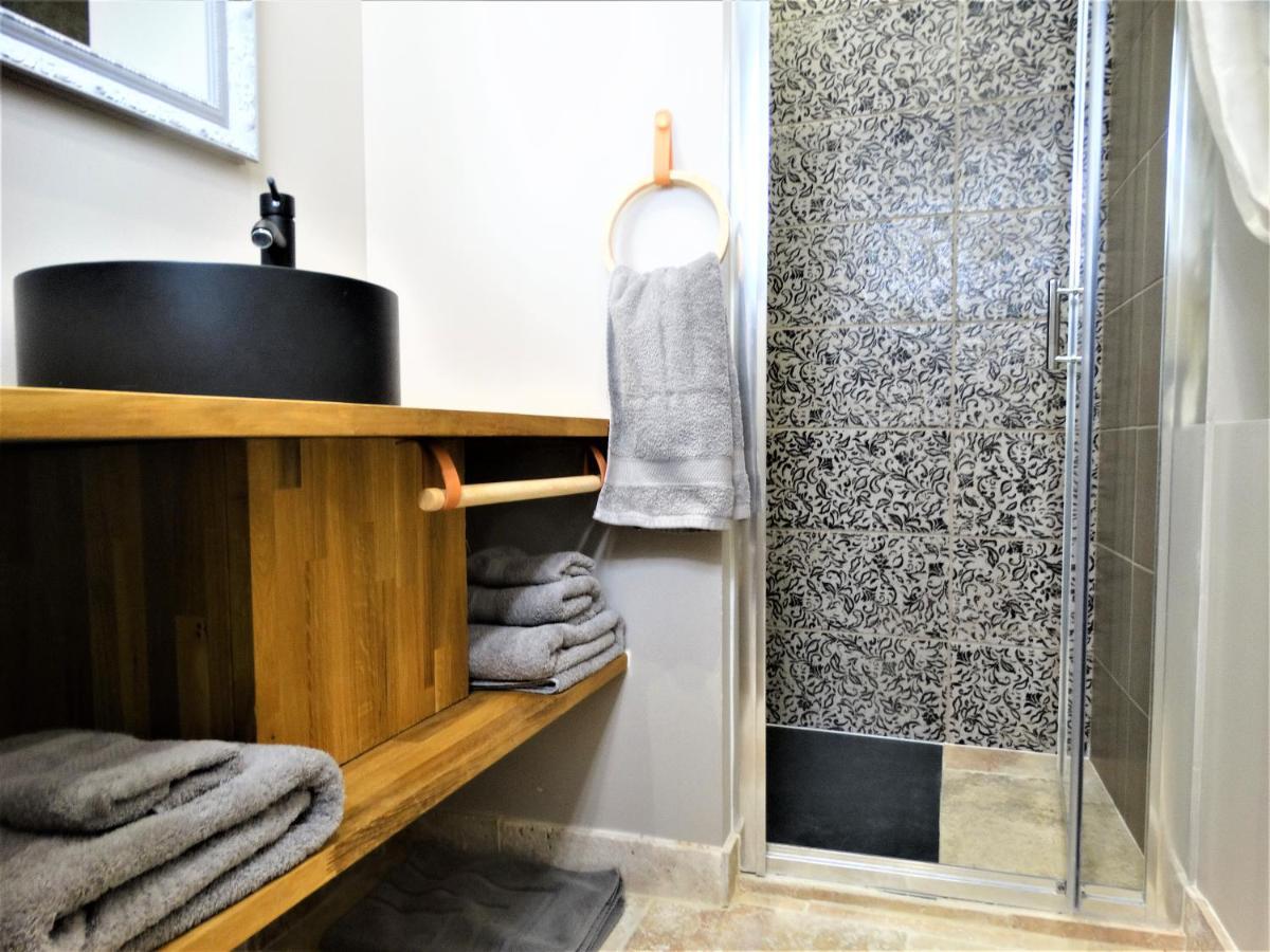 Chateau Montplaisir Charming B&B In Provence Valréas Екстериор снимка